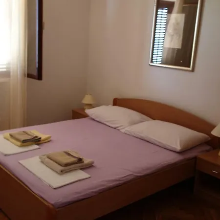Apartment Brna Vinacac 13344a Blato (Korcula)